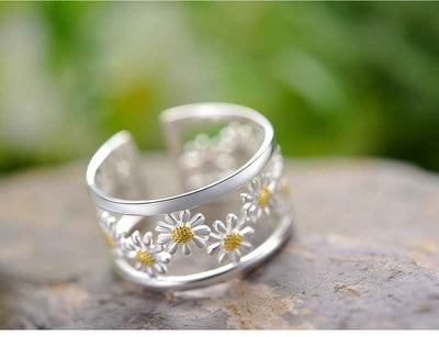 Daisy Flower Adjustable Ring